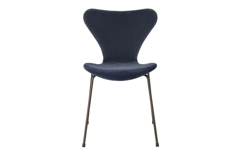 Fritz Hansen Series 7 Chair In Upholstered Velvet 7 Fritz Hansen Series 7 Chair In Upholstered Velvet - Image 5