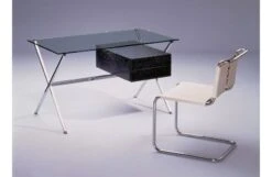 Albini Desk -Vitra || Muuto Sales albini desk lifestyle 2