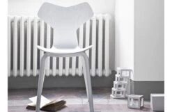 Fritz Hansen Grand Prix Chair -Vitra || Muuto Sales grand prix 4
