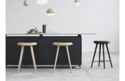Mater High Stool -Vitra || Muuto Sales high stool lifestyle 1