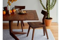 Light Extending Dining Table -Vitra || Muuto Sales light extending table lifestyle 1