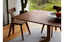 Light Extending Dining Table -Vitra || Muuto Sales light extending table lifestyle 3
