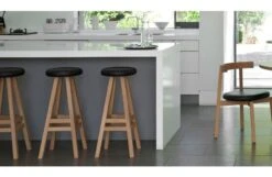 Case Oki-Nami Tall Bar Stool -Vitra || Muuto Sales o k oki nami tallstool lifestyle