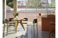 Vitra Standard SP Chair -Vitra || Muuto Sales standard sp chair lifestyle 2 1